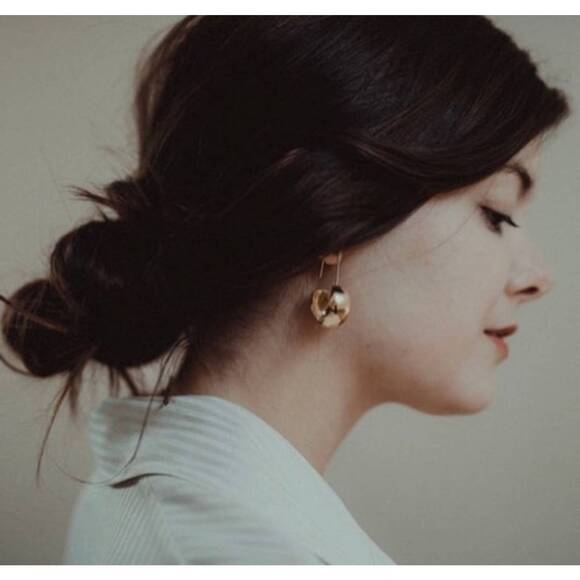 NEW UNI JEWELRY women's nira earrings in gold - Picture 10 of 10